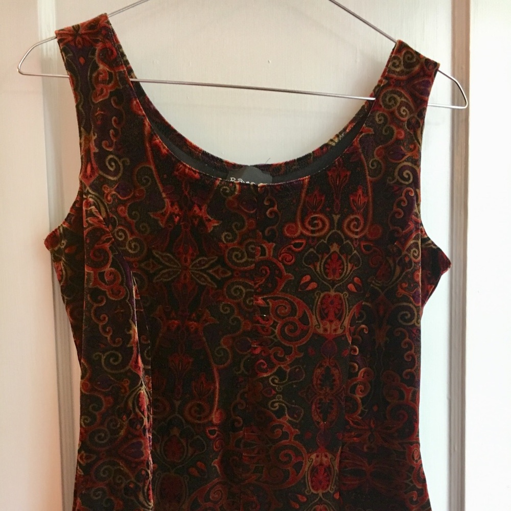 Paisley multicolored velveteen camisole.